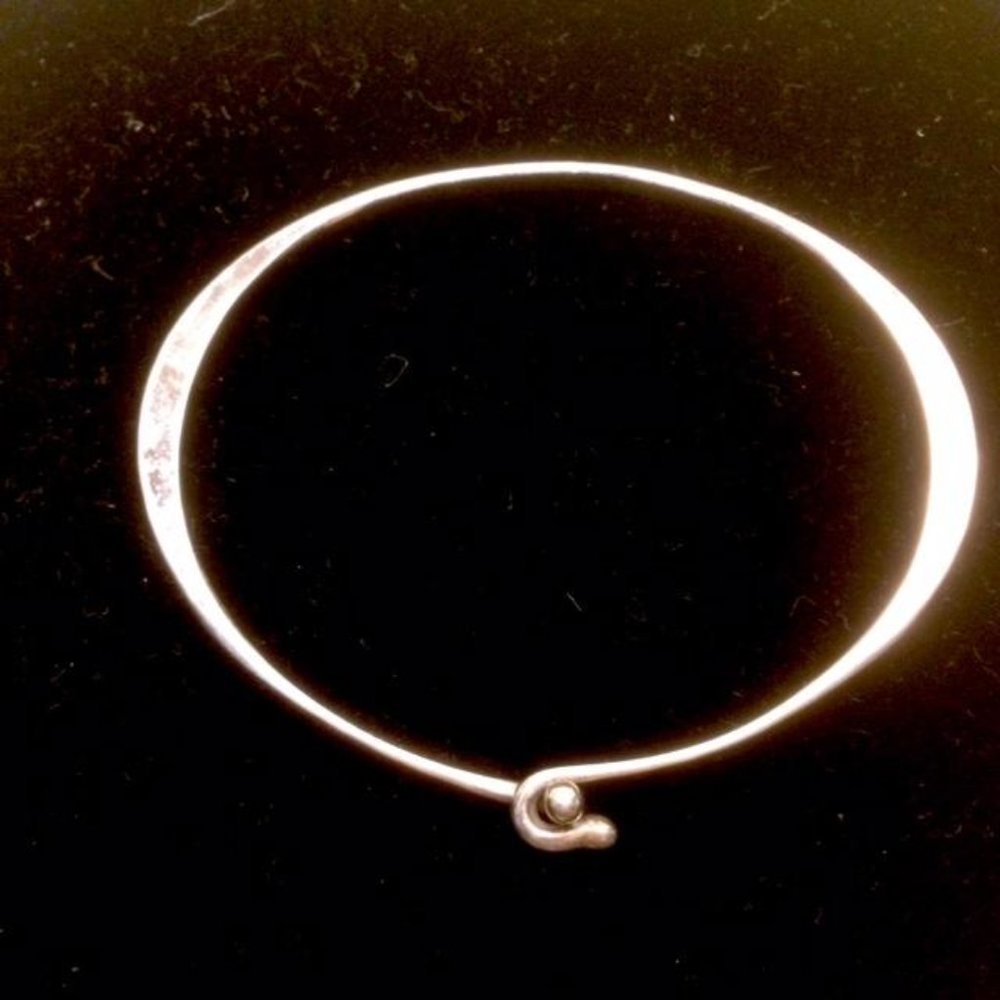 James Avery Sterling Silver Hammered Hook Bracelet